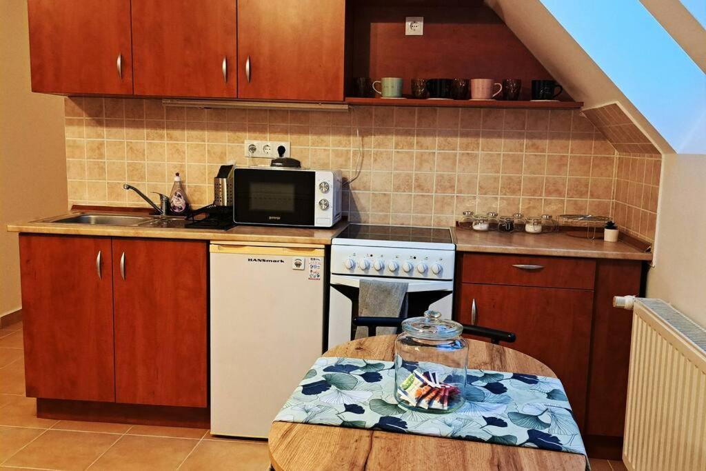 Zoeld Orom Apartman Lakas Göd Dış mekan fotoğraf